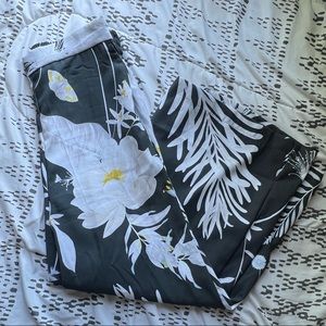 Grey and floral, h&m pants, size 8.